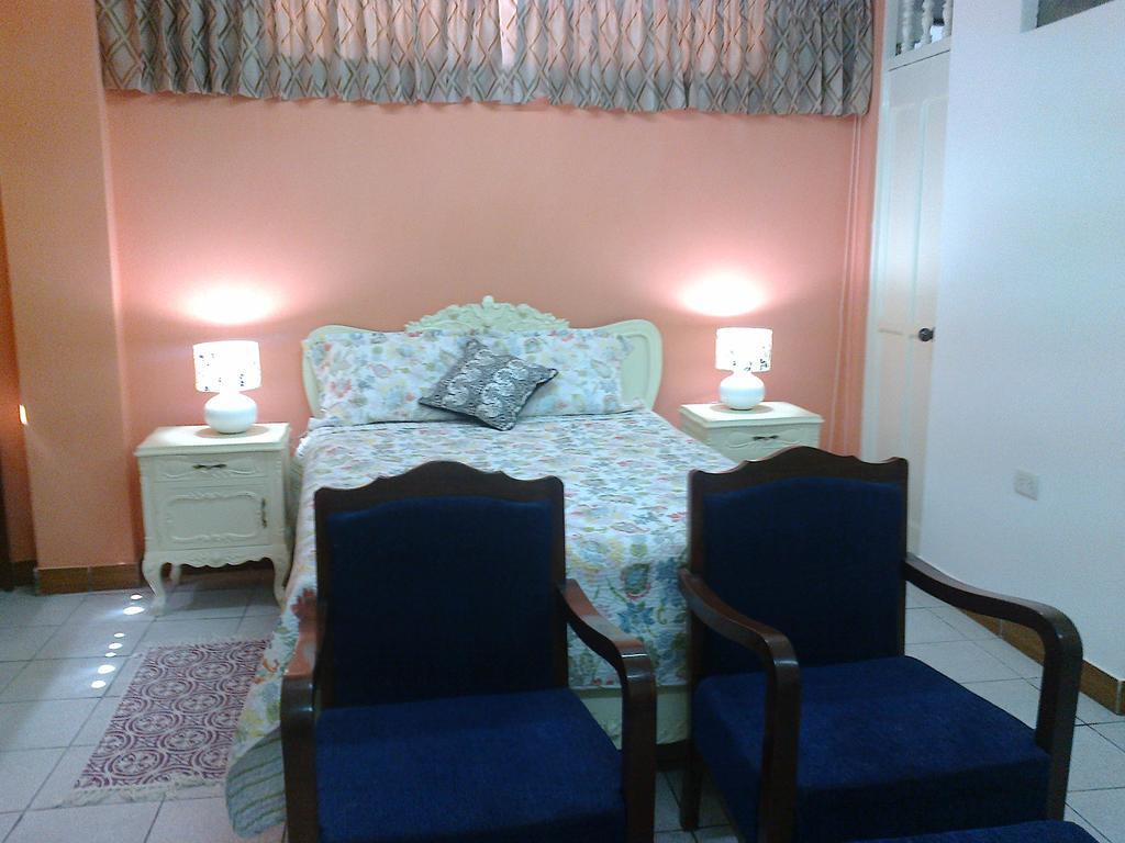 Strenua Santa Maria Suites Trujillo Habitación foto