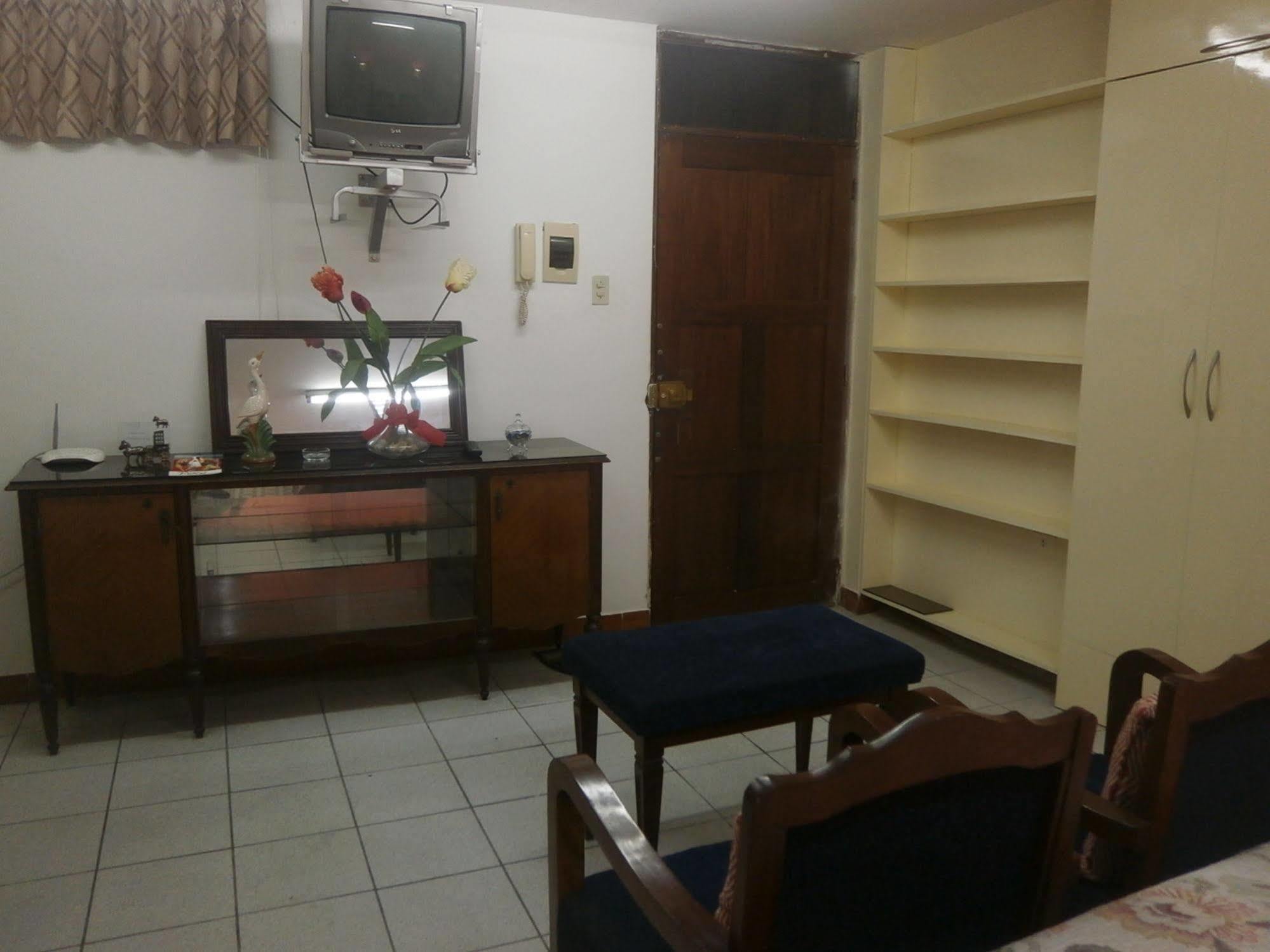 Strenua Santa Maria Suites Trujillo Exterior foto